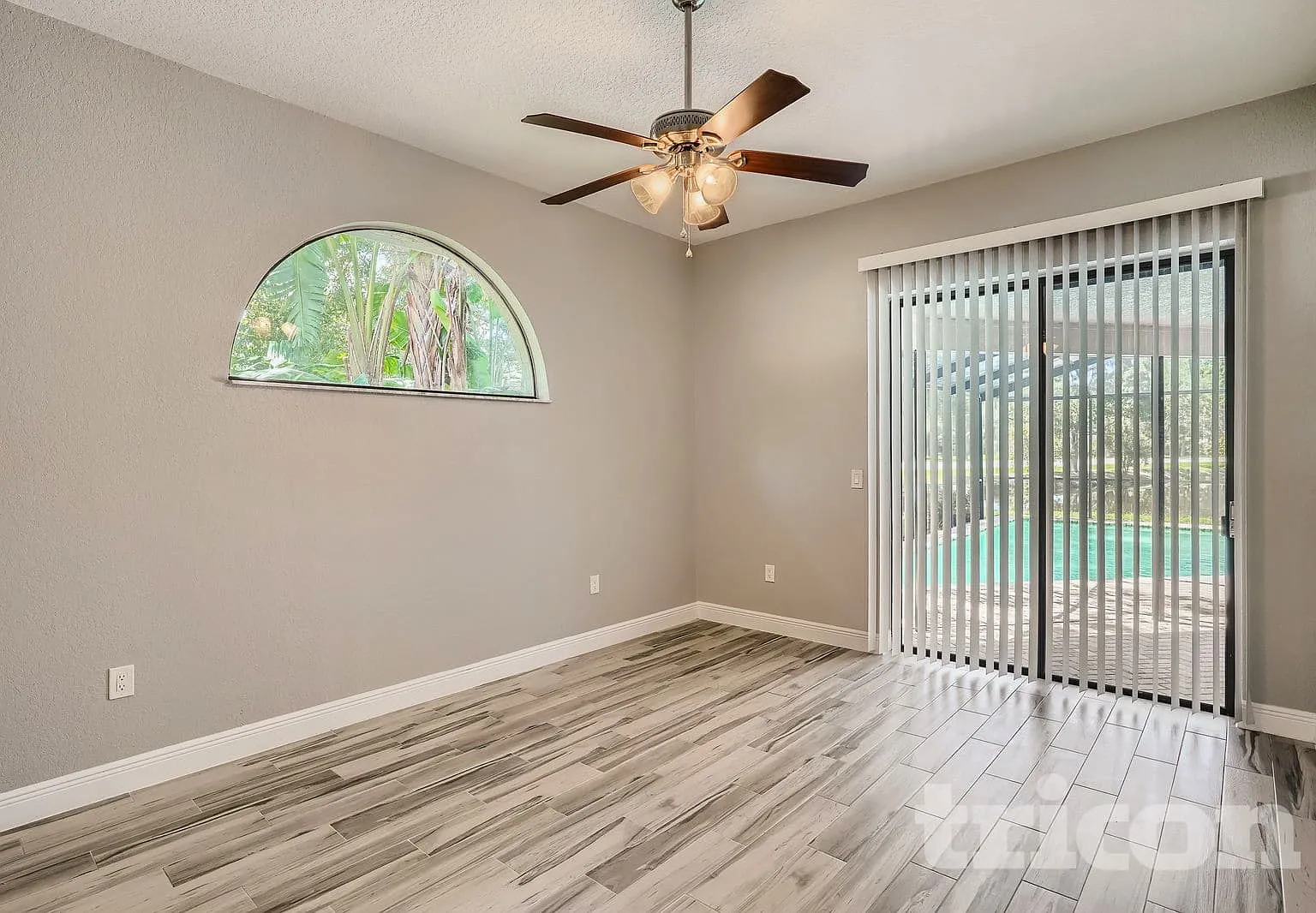 598 Waterford Cir W Tarpon Springs FL — Photo 3