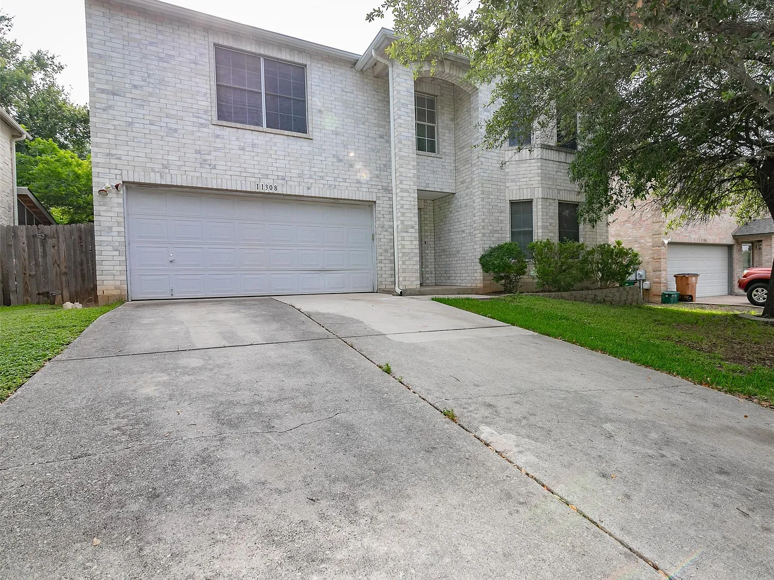 4 bed, 2.5 bath, 3482 sqft, $2,500 — Photo 3