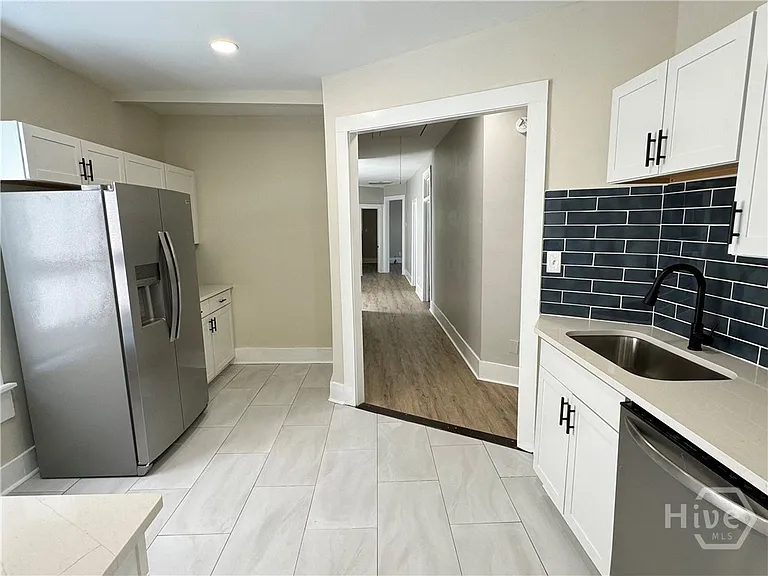 1112 E Anderson St — Photo 3