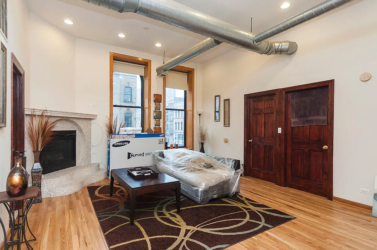 Building Photo - 548 N Wells St #3