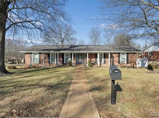 1157 Lariat Trl, Ballwin, MO 63011