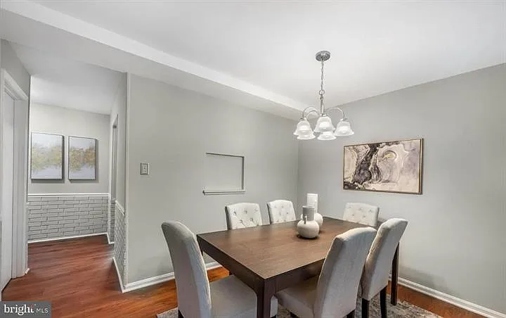 5822 Burke Manor Ct — Photo 14
