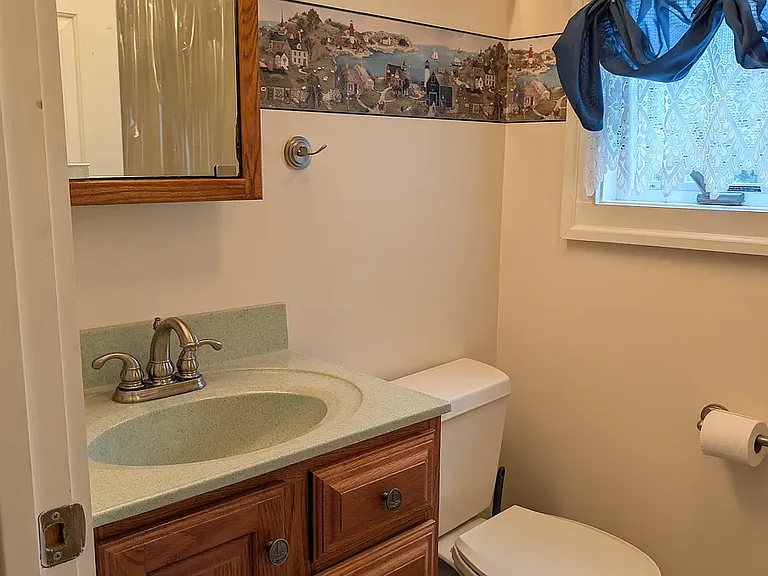 10 Shore Rd — Photo 17