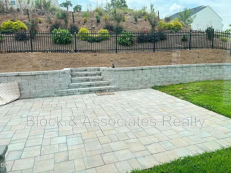 5013 Marathon Ln — Photo 23