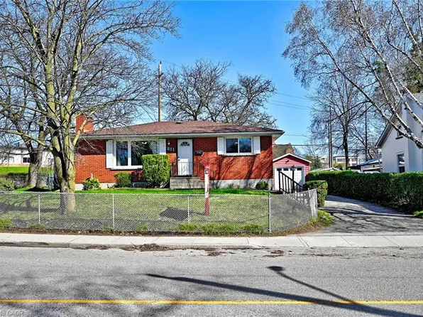 811 Dolph St N, Cambridge, ON N3H 2B6