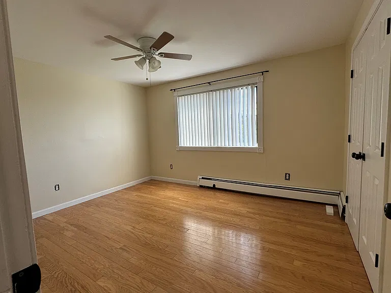 126 Mammoth Rd #19 — Photo 12