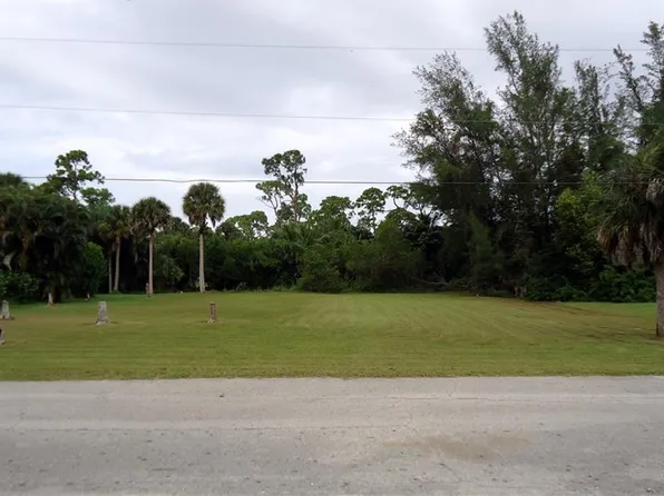 7792 Grande Pine Rd, Bokeelia, FL 33922