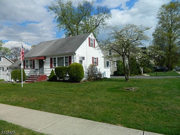 2nd image of 20 Saint Charles Ave