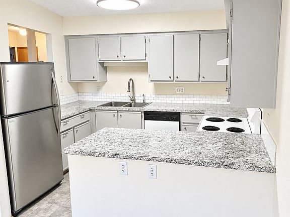 5th image of 10660 SW Davies Rd Unit 43