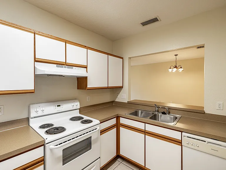 9506 Amberdale Ct #202 — Photo 7