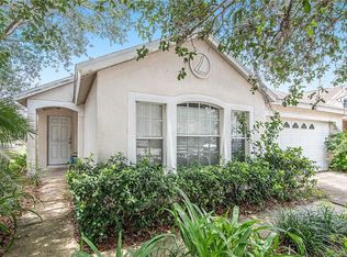 602 Wave Crest Cir, Valrico, FL 33594