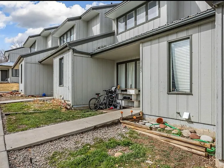 1185 Park Ave — Photo 1