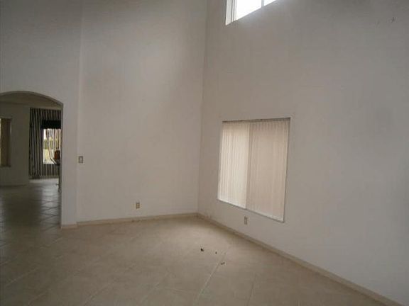 4th image of 6486 Willoughby Cir