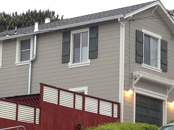 "Free Standing Home' means NO houses are attach your Home. Making it quiet and very private.