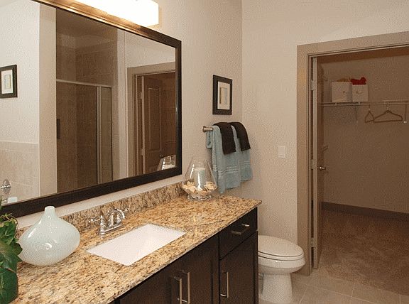 5th image of 7600 Highmeadow Dr APT 4015