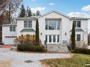 680 Soldier Hill Rd, Oradell, NJ 07649