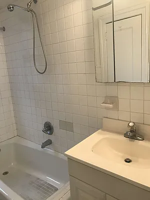 Rented by Everrock Equities | media 21