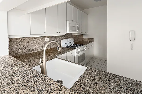 Rented by Corcoran | media 6