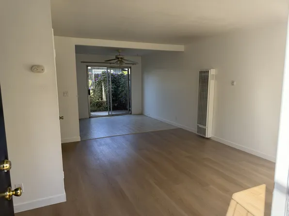 2477 Elden Ave #C2, Costa Mesa, CA 92627