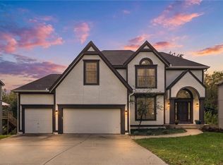 6946 Oakview St, Shawnee, KS 66216