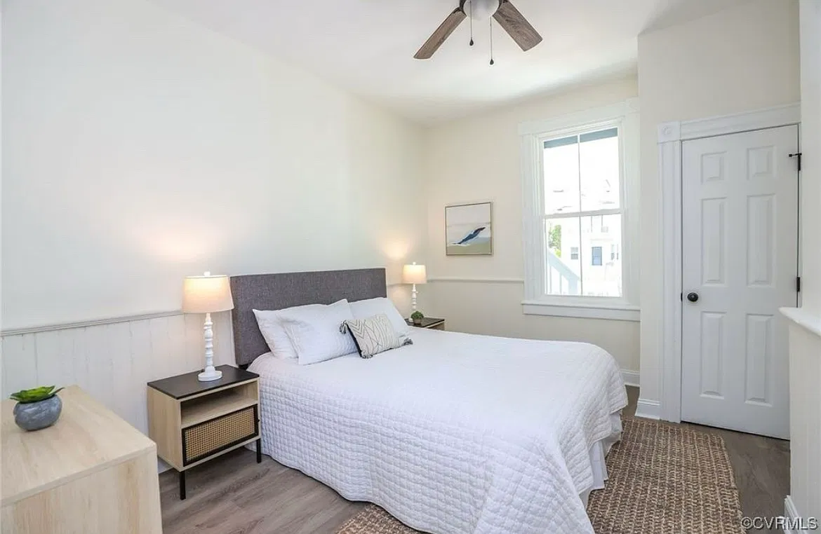 727 E Gladstone Ave — Photo 3