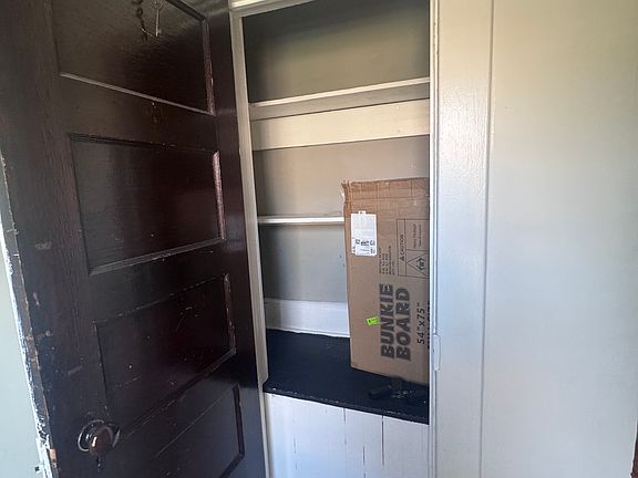 5th image of 3124 Chestnut Ave