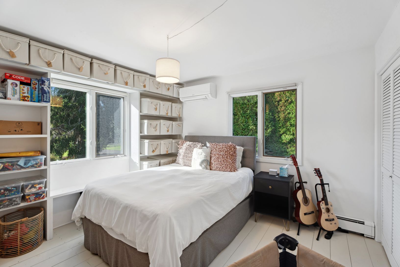  Bed room
