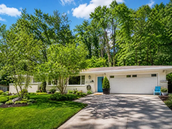 28 Woodland Trl, Portage, IN 46368