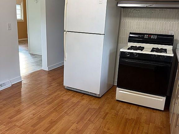 4th image of 249 S 13th St