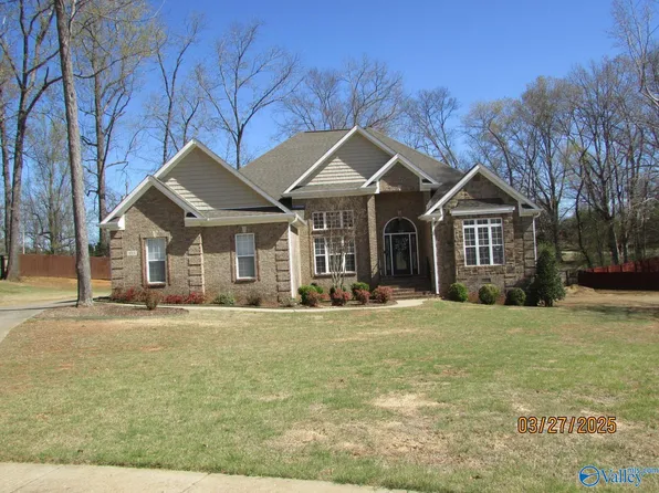 105 Karissa Pointe Cir, Huntsville, AL 35811