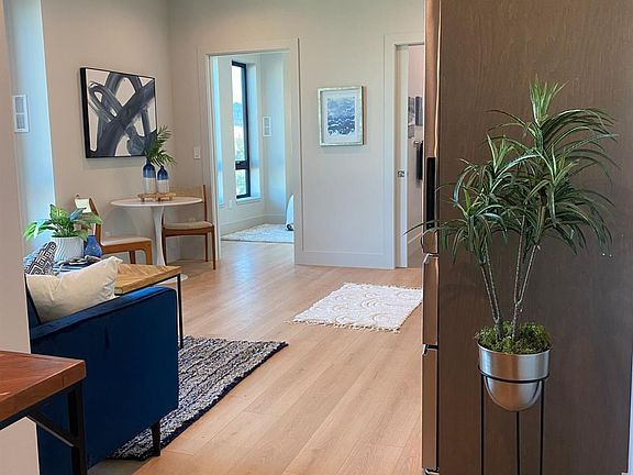 2nd image of 3945 Judah St #305