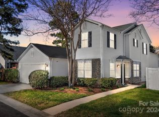 9270 Meadowmont View Dr, Charlotte, NC 28269