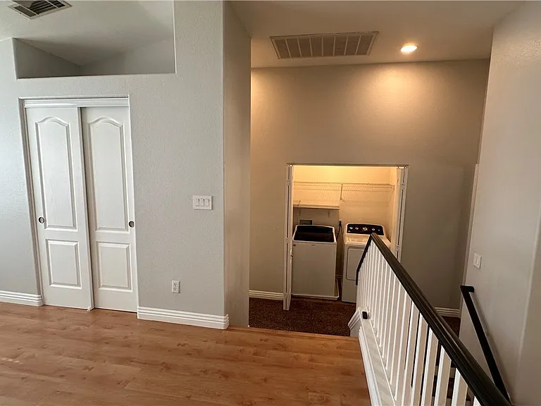 5268 Island Chain Rd — Photo 37