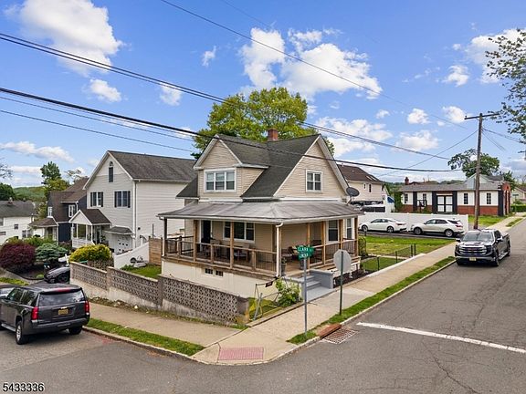 5th image of 130 Lincoln Ave