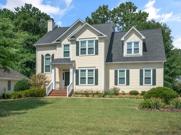 223 Ravenstone Dr, Cary, NC 27518