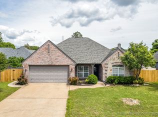 11521 S Locust Ave, Jenks, OK 74037