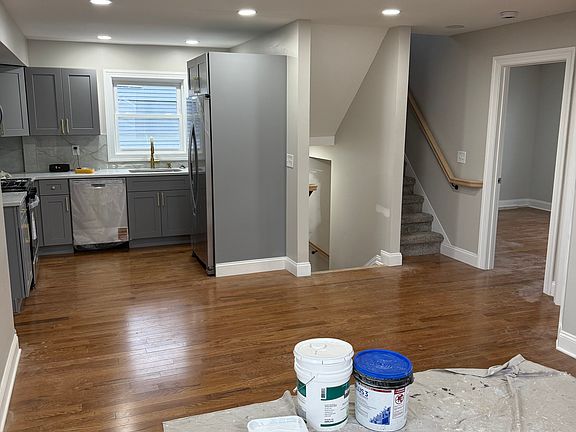 2nd image of 253 Henry St Floor 2
