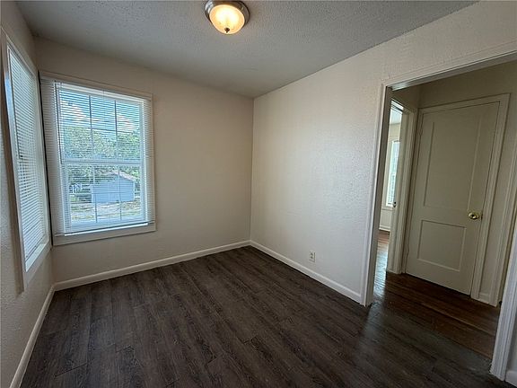 4th image of 113 Blevins St