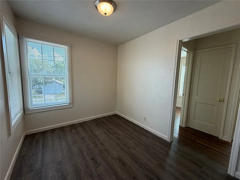 113 Blevins St — Photo 4