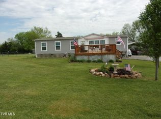 2034 Valley Home Rd, Dandridge, TN 37725