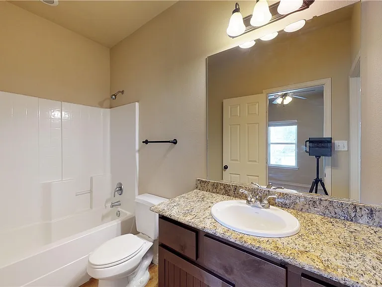 3412 Cullen Trl — Photo 21