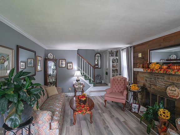 3rd image of 123 Homestead Ave