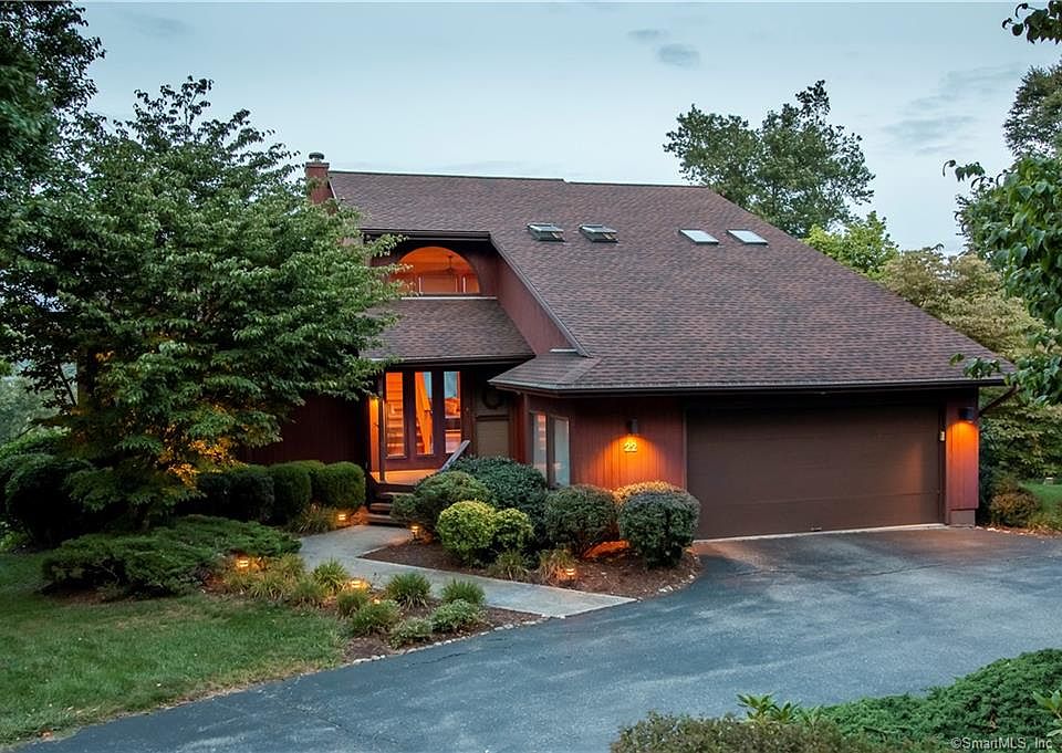 22 Smoke Ridge Drive