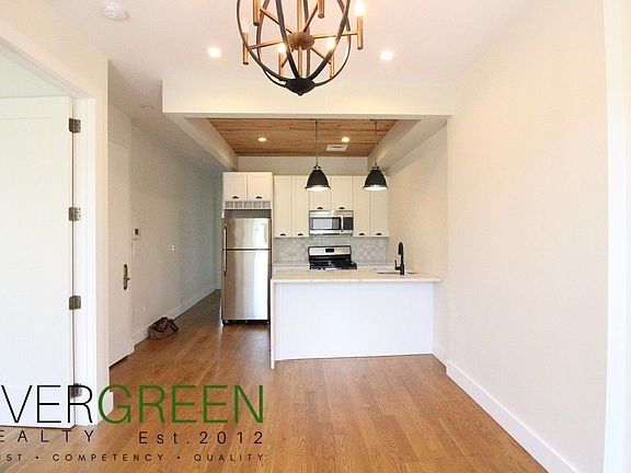 4th image of 471 Putnam Ave #3B