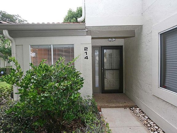 2nd image of 214 W Sabal Palm Pl