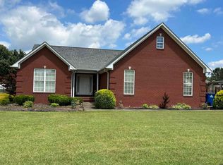 210 Crawford Dr, Martin, TN 38237