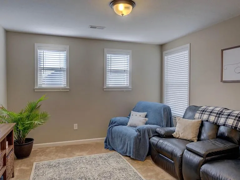 11916 Trottingham Cir — Photo 18