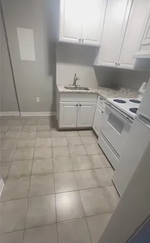 452 Main St #4 Photo 1
