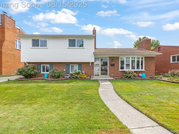 7822 Hillcrest Blvd, Westland, MI 48185