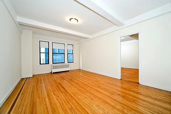 Rented by Bank Neary | media 17